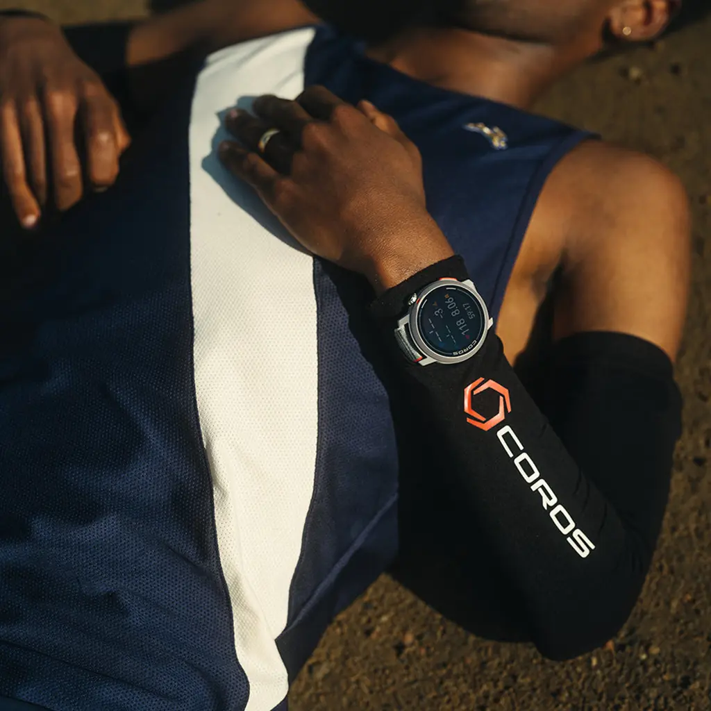 Mangas running COROS con tejido ligero y secado rápido